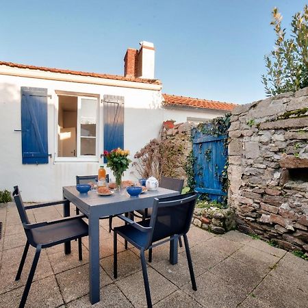 Jolie Maison Avec Cour Pour 5 Personnes 누아르무티에 앙 릴 외부 사진