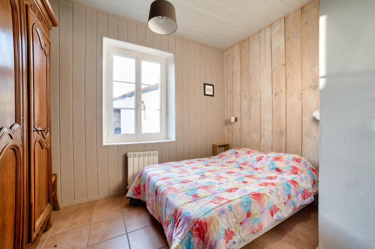 Jolie Maison Avec Cour Pour 5 Personnes 누아르무티에 앙 릴 외부 사진