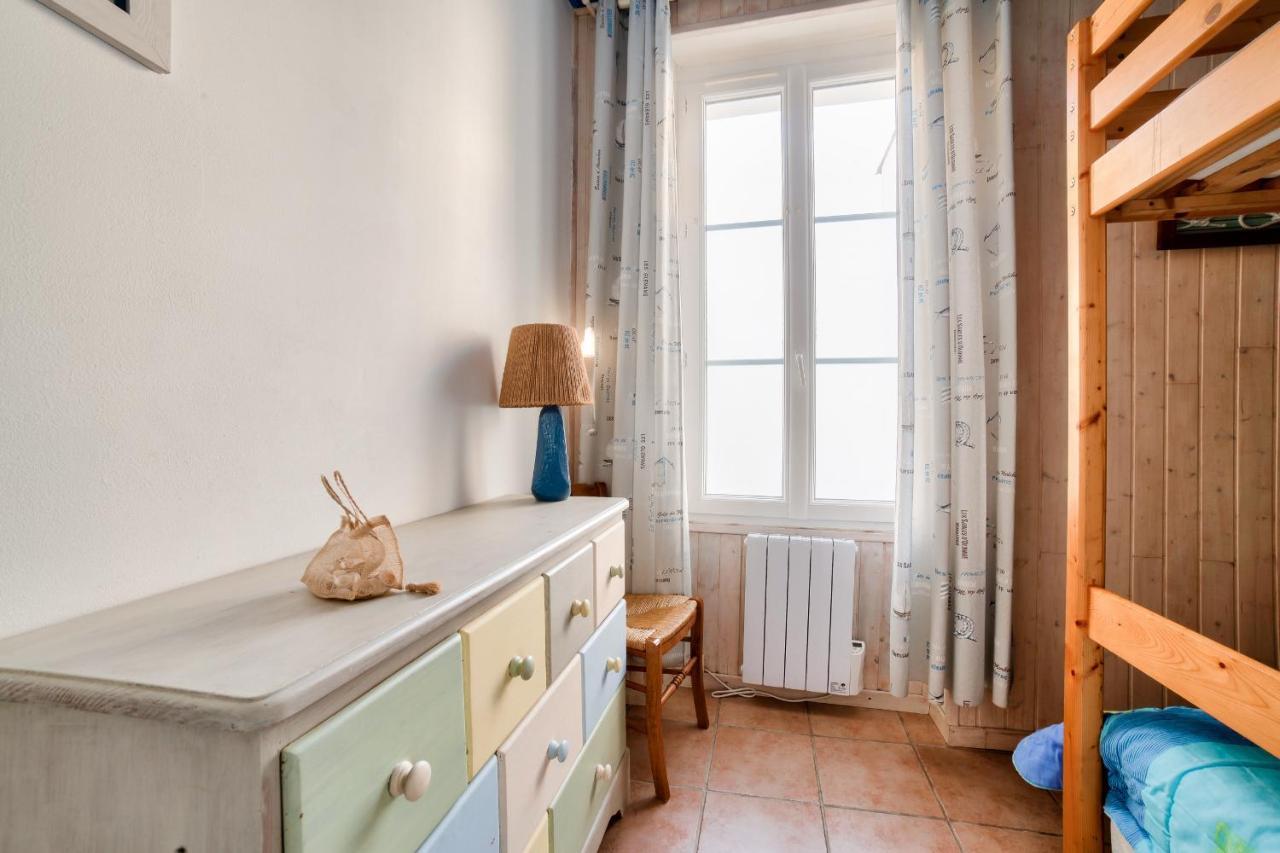 Jolie Maison Avec Cour Pour 5 Personnes 누아르무티에 앙 릴 외부 사진